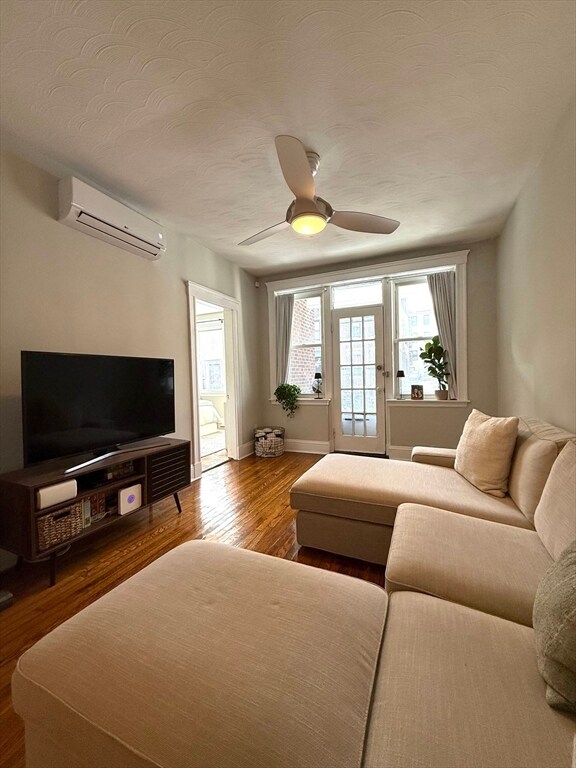325 Summit Ave., #202 - 325 Summit Ave
