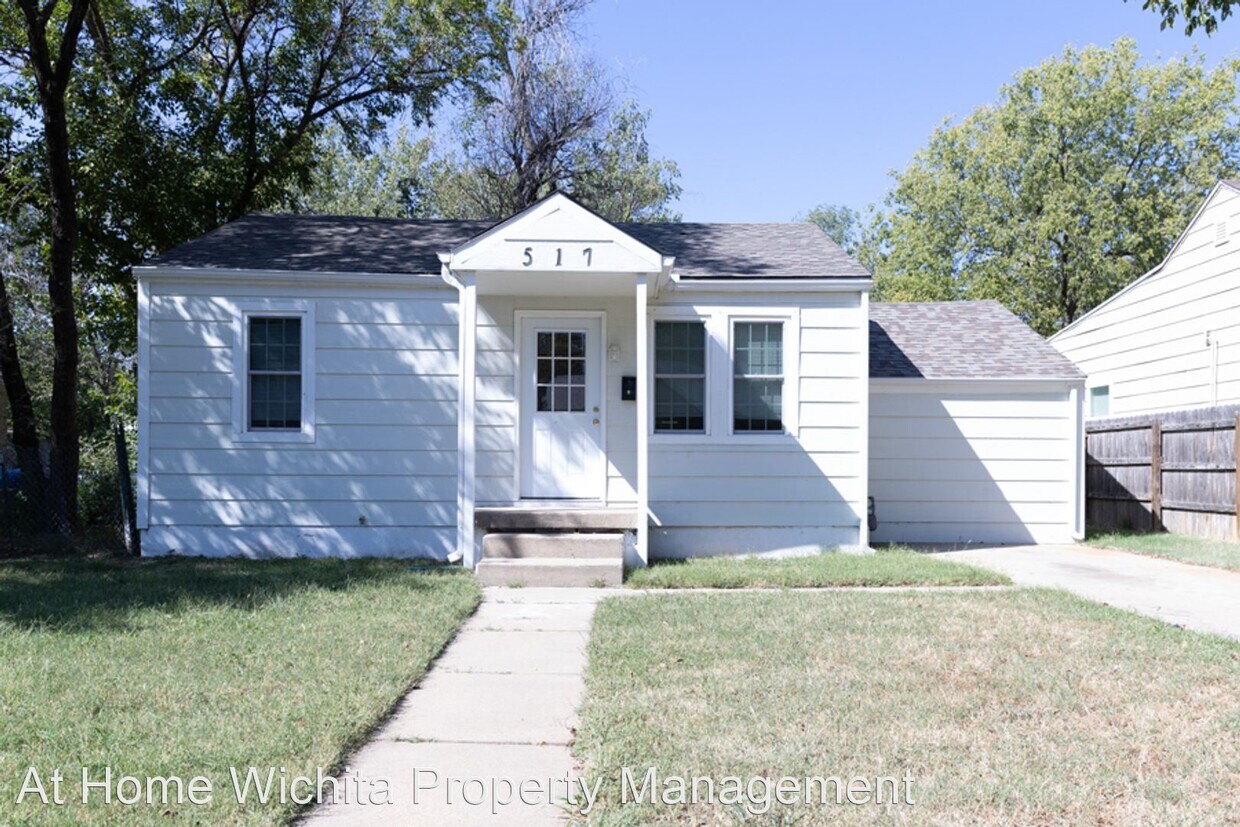 Primary Photo - 2 br, 1 bath House - 517 N St Paul
