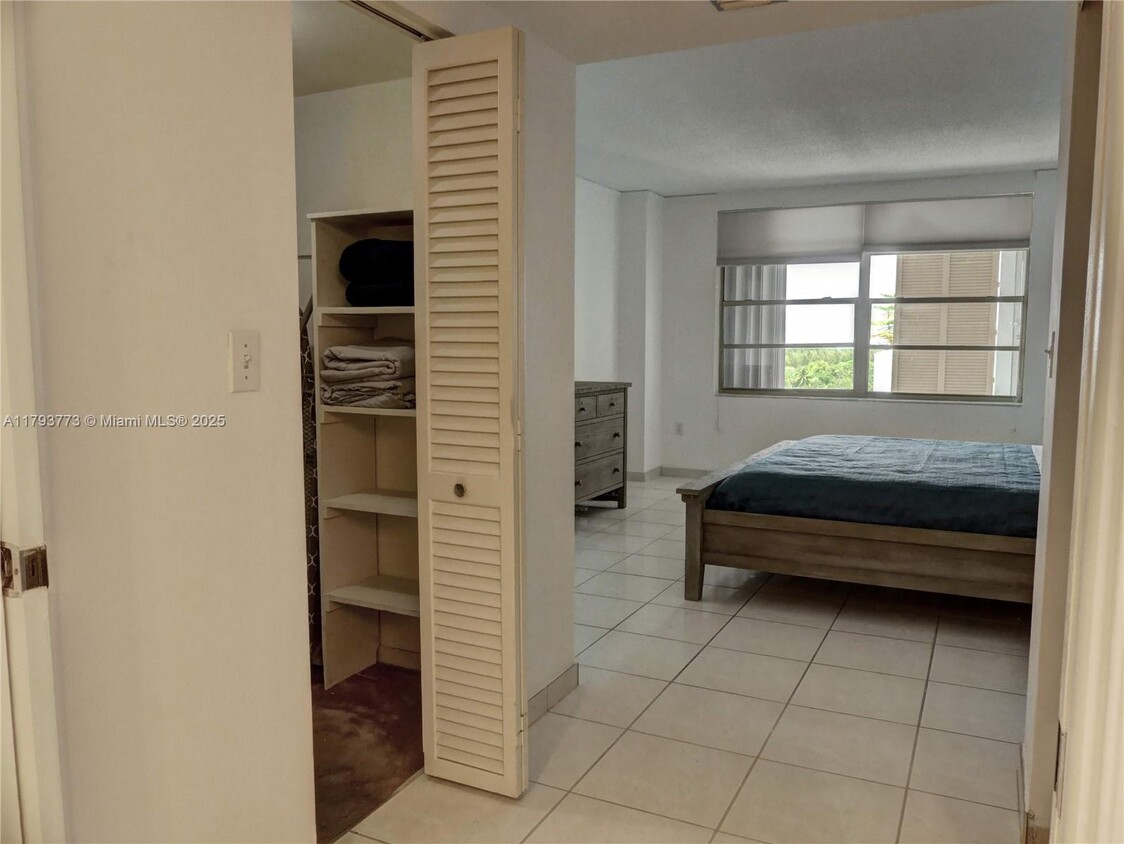 Building Photo - 155 Ocean Ln Dr
