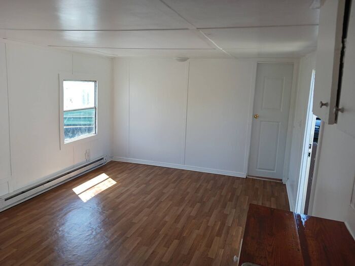 Building Photo - Two Bedroom Mobile Home for Rent in Lancas...