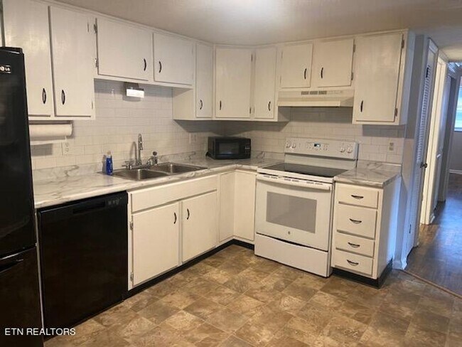 Building Photo - Knoxville 37918 - 2 bedroom, 1 bath Condo ...
