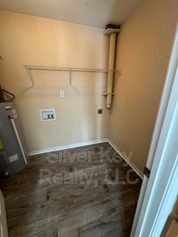 Building Photo - 268 Willow Creek Drive