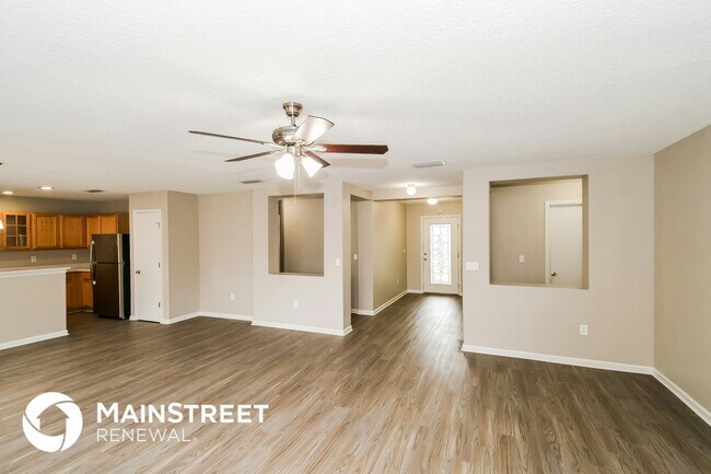 Building Photo - 11533 Brian Lakes Dr N