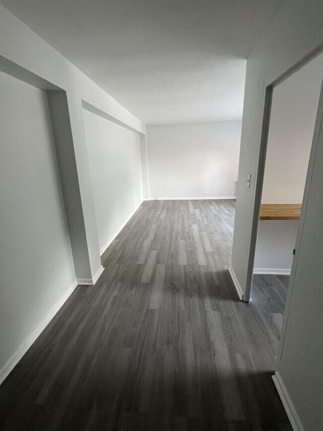 Foto del edificio - 1 bedroom in Chicago IL 60626