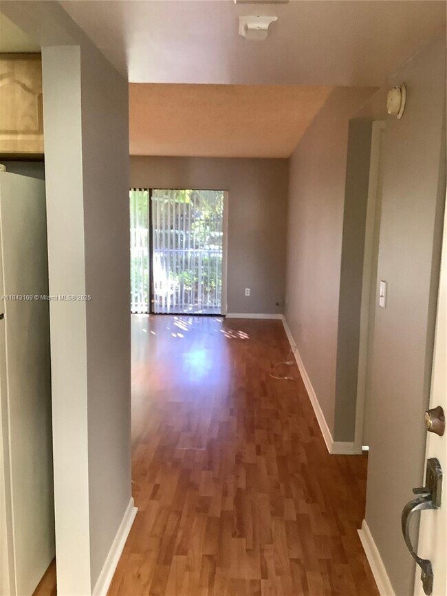Foto del edificio - 9301 SW 92nd Ave