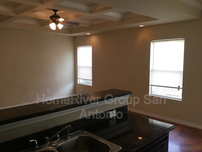 Building Photo - 5114 Flipper Dr