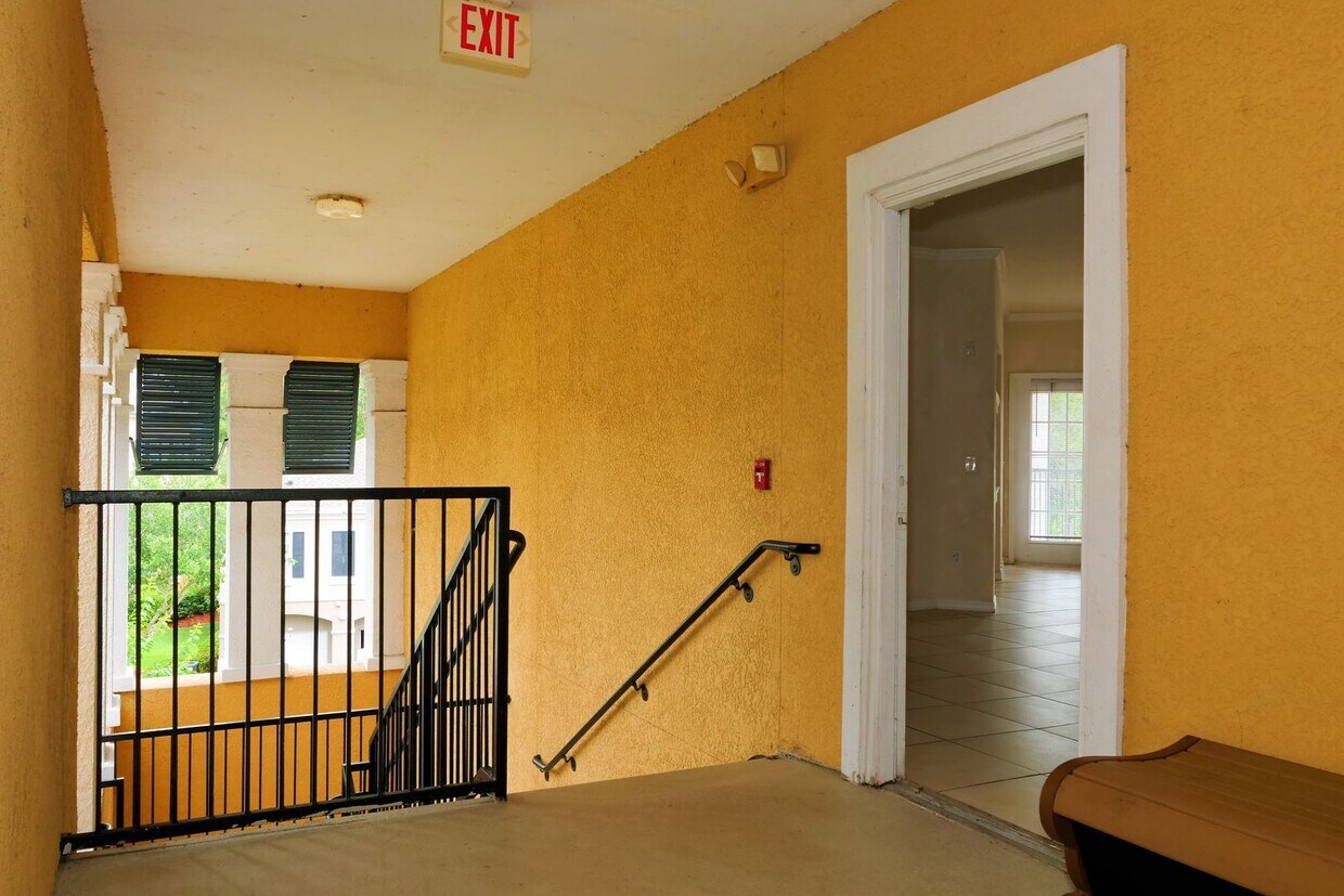 Primary Photo - Spacious 2 bed 2 bath condo, split floorplan on the 3rd floor! Gated community at Mosaic at Millenia