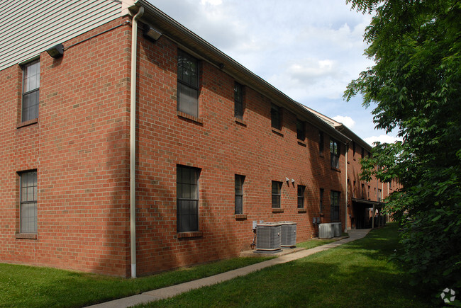 Foto del edificio - Heather Hill Apartments