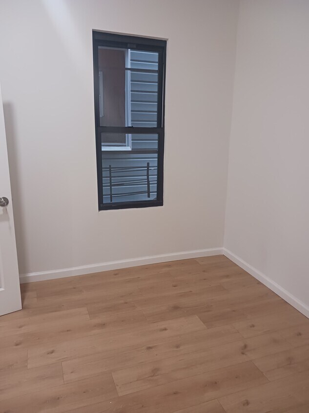 Foto del edificio - 217 Stanley Ave