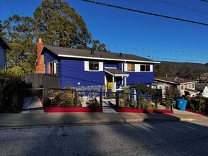 Building Photo - 1157 Manzanita Dr