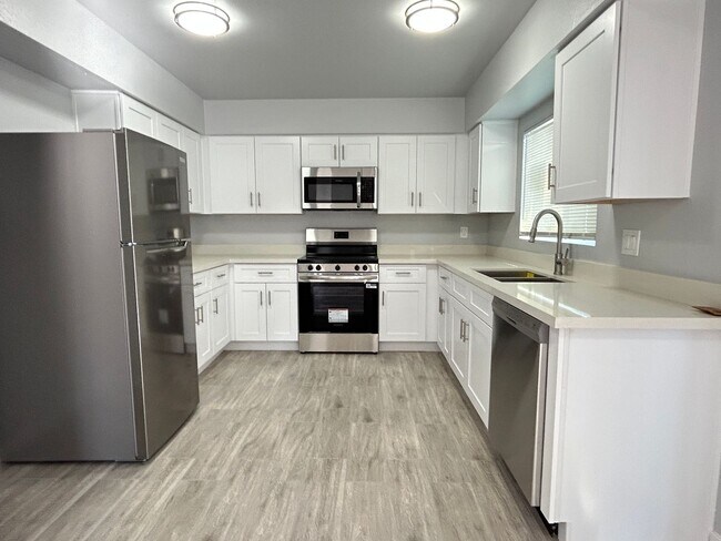 Foto del edificio - Brand New Remodeled 2 Bed 2 Bath