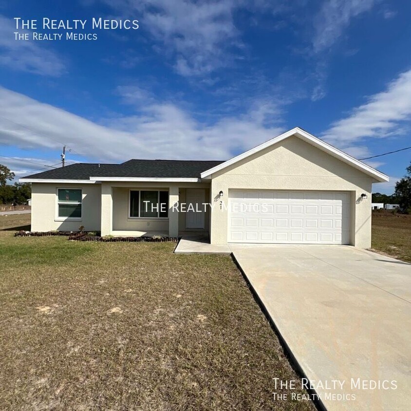 Primary Photo - BEAUTIFUL 3 Bedroom, 2 Bathroom Home in Oc...