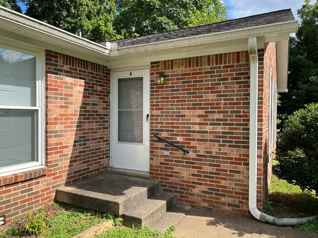 Building Photo - 2421 Springview Drive