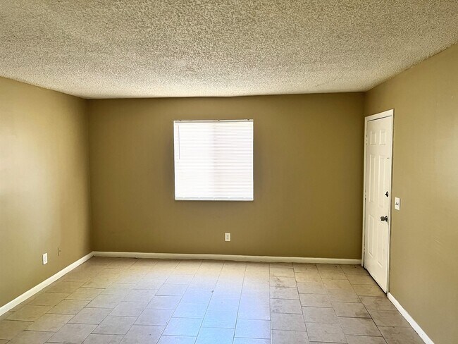 Foto del edificio - 5219 Westchase Ct