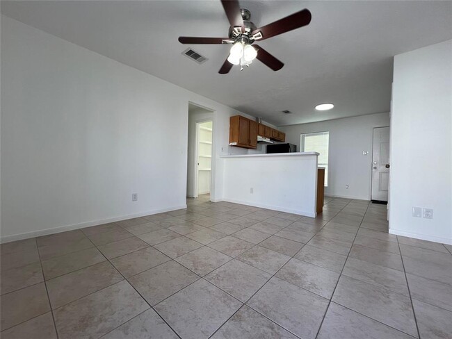 Foto del edificio - 5603 Madison St