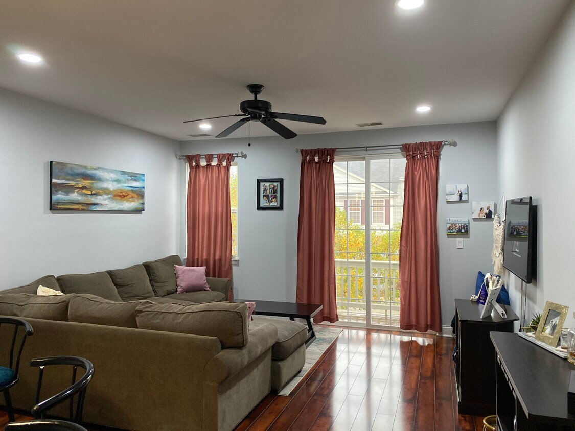 8225 Concord Ln Unit J, Justice, IL 60458 Condo for Rent in Justice