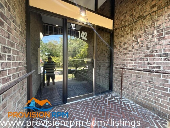 Building Photo - 142 Georgetown Rd