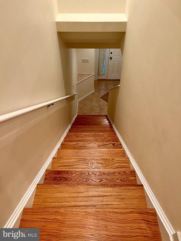 Foto del edificio - 2037 Powell Dr