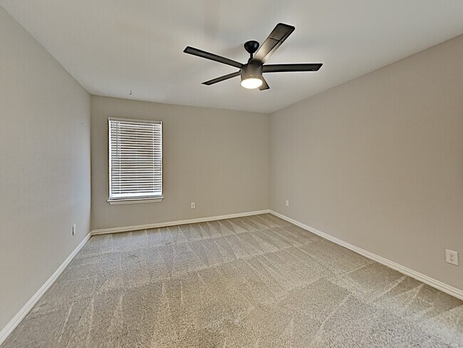 Building Photo - 8025 Westvale Dr