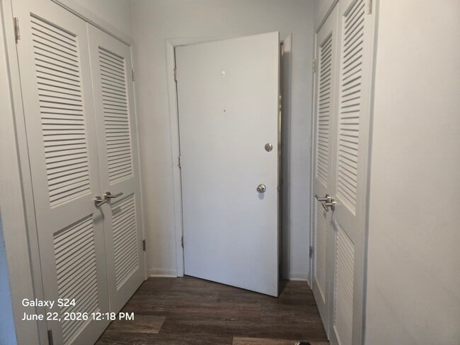 2 entryway closets - 22655 Chagrin Blvd