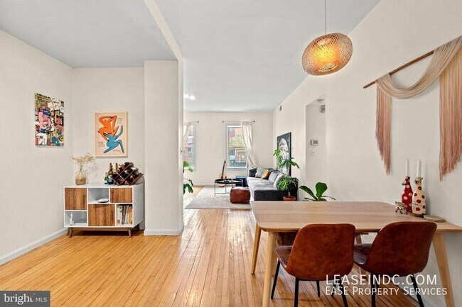 Foto del edificio - 1930 New Hampshire Ave NW