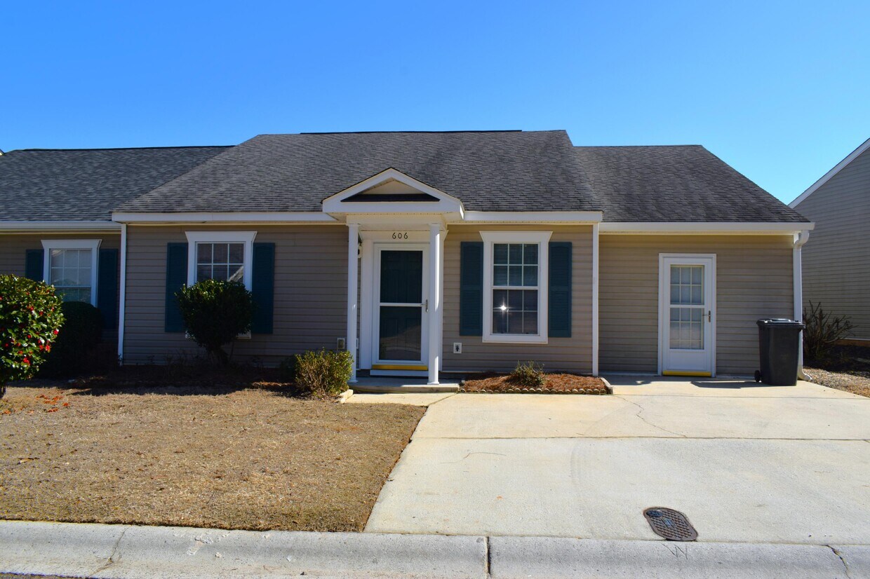 Primary Photo - 606 Mickelson Way