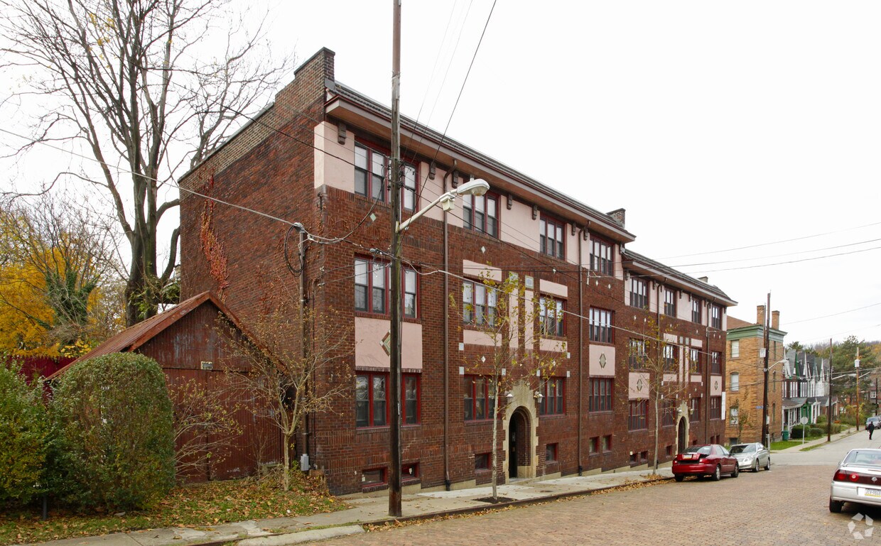 Primary Photo - 5700 Jackson St