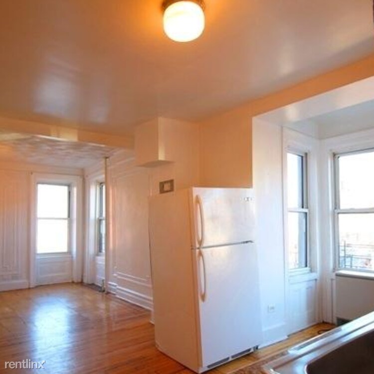 Primary Photo - 1098 Bushwick Ave