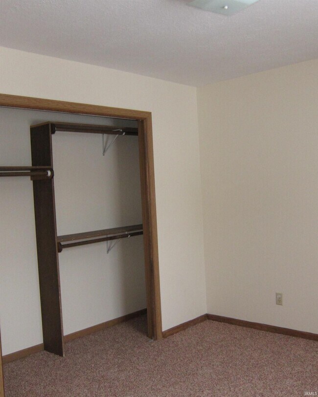 Foto del edificio - 1040 Forest View Dr S