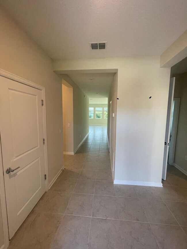 Foto del edificio - 4491 Tahoe Cir