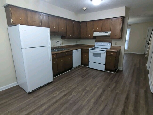 Foto del edificio - 1032 Brookview Dr