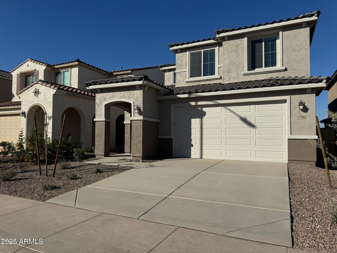 Foto principal - 17566 W San Juan Ave