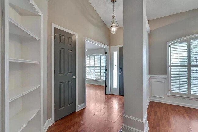 Building Photo - 160 Sugar Plum Dr