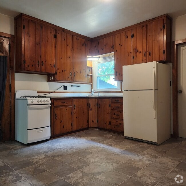 Building Photo - 381 Glenwood Ave