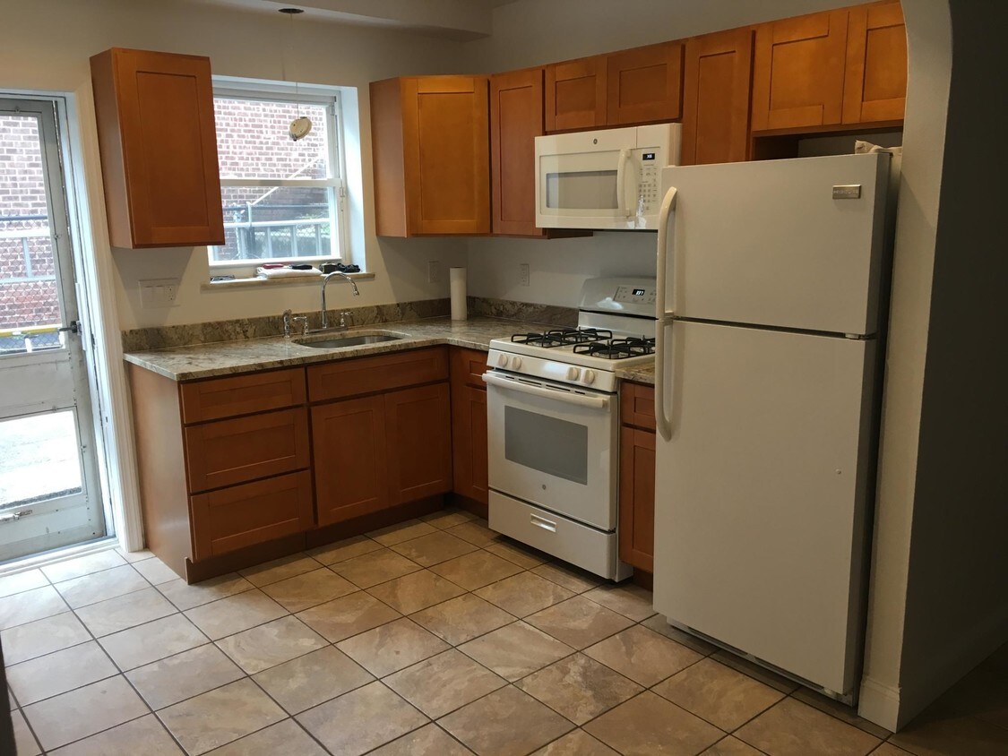 Foto principal - 105 Wakefield Ave