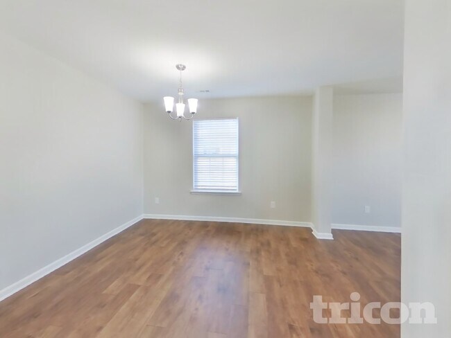 Foto del edificio - 104 Shadow Woods Rd