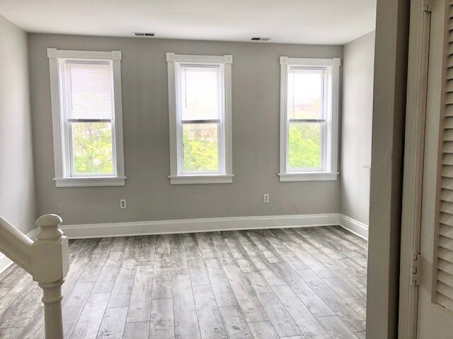 Living room - 203 E Mount Royal Ave