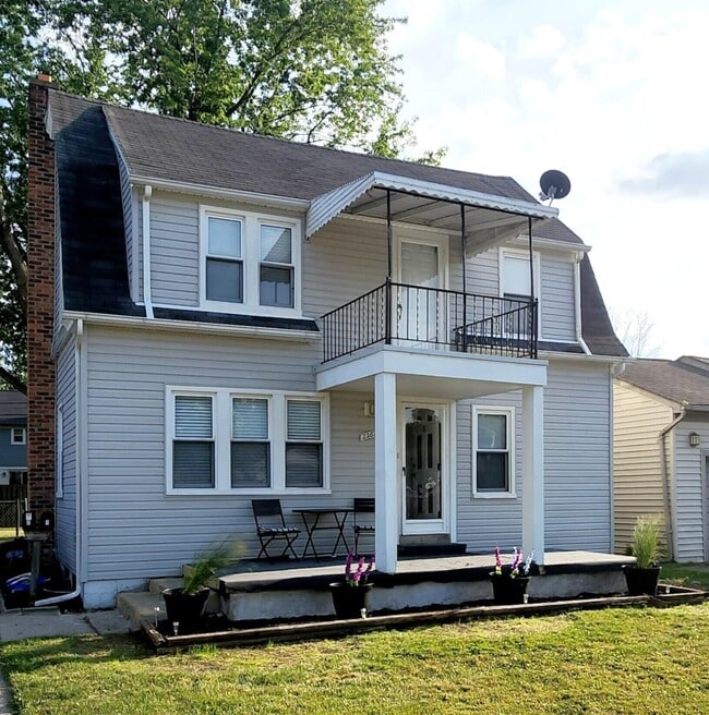 Building Photo - 22626 Stephens St