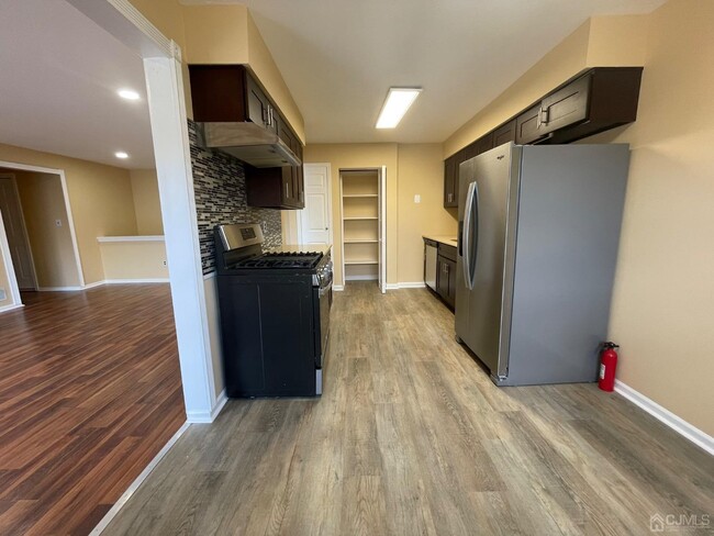 Foto del edificio - 93 Woodbridge Terrace