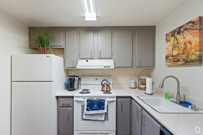 Modelo de 2 habitaciones, 1 baño y 850 pies cuadrados - Walnut Village