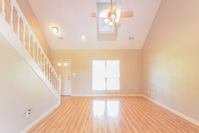 Foto del edificio - 2865 Pinnacle Dr