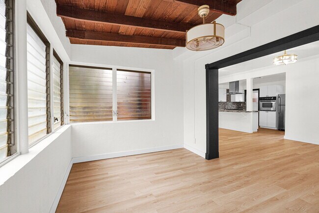 Building Photo - 751 NE 122nd St