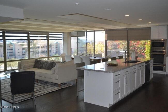 Building Photo - 7157 E Rancho Vista Dr