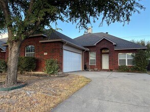 Building Photo - 1002 Annalea Brook Dr