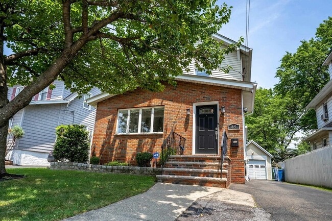 Photo - 85 Barrows Ave House