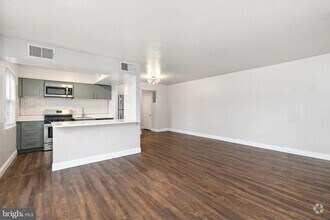Building Photo - 9445 Fairfax Blvd