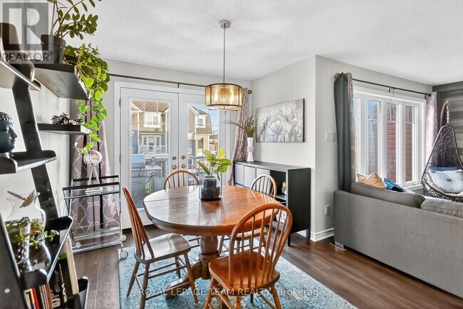 Building Photo - 303 Pumpkinseed Cres