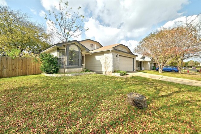 Building Photo - 2100 Balsam Way