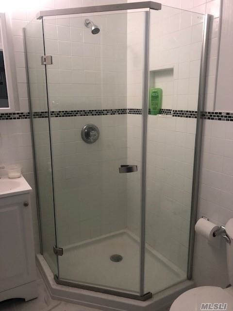 Building Photo - 3 bedroom in Massapequa NY 11758