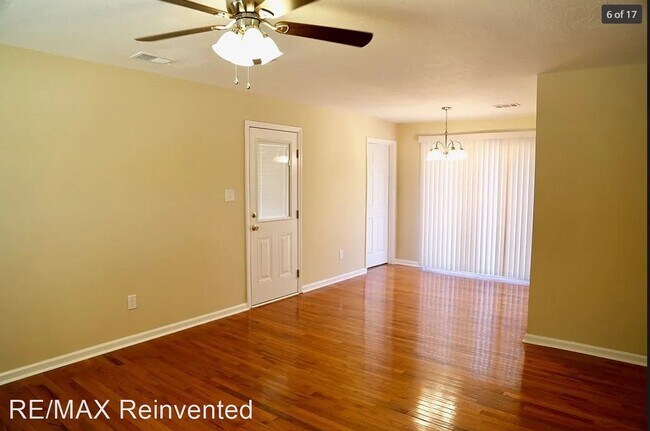 Building Photo - 3 br, 1.5 bath House - 1431 Ridgewood Drive